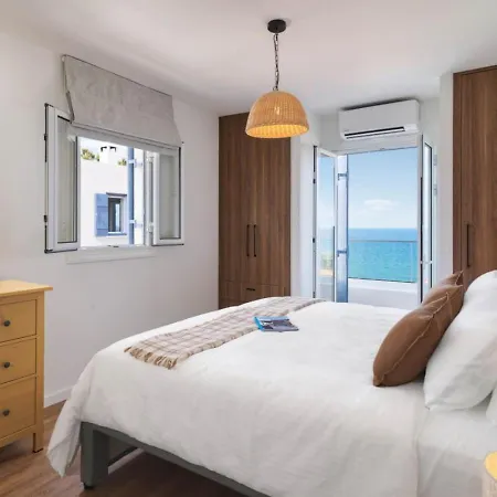 Villa Omega - Coastal Calm At Moonlight *