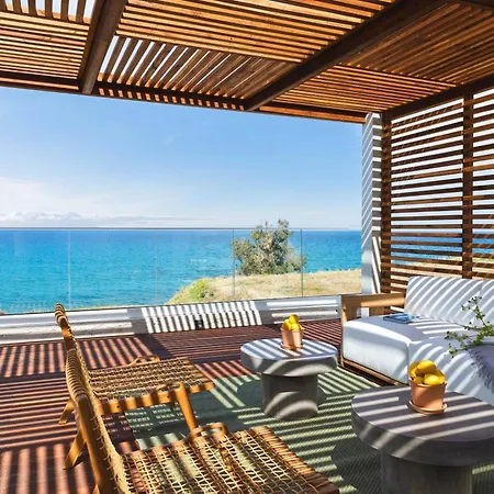 Villa Omega - Coastal Calm At Moonlight