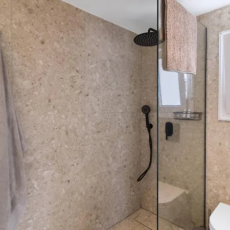 Omega - Coastal Calm At Moonlight Villa *