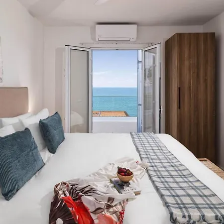 Villa Omega - Coastal Calm At Moonlight